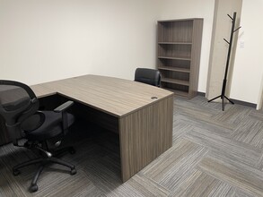 80 SE Madison St, Portland, OR to rent Interior Photo- Image 2 of 6