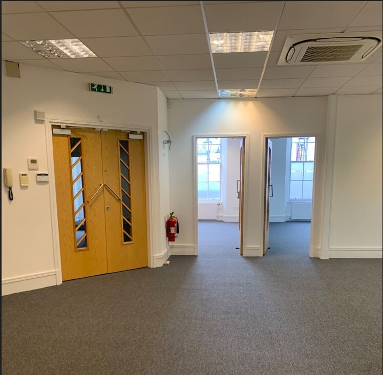 9 Golden Sq, Aberdeen to rent Interior Photo- Image 1 of 4