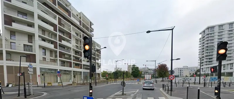 Retail in Ivry-sur-Seine to rent - Building Photo - Image 3 of 3