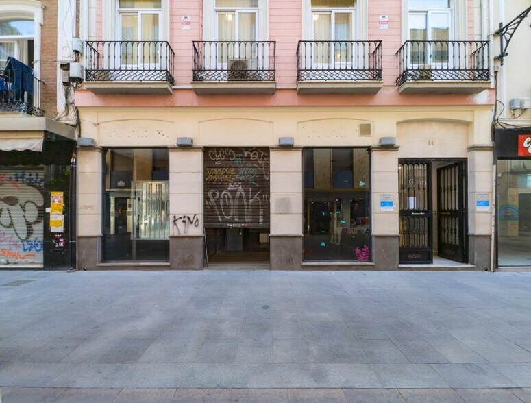 Retail in Granada for sale - Building Photo - Image 2 of 16