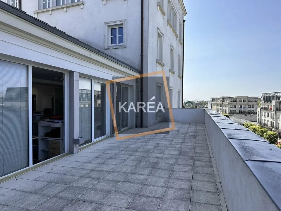 Location Bureaux 405 m² - Photo 1