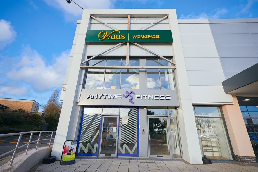 Theobald St, Borehamwood to rent - Building Photo - Image 1 of 35