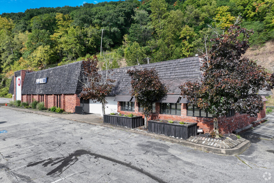 623 Long Run Rd, Mckeesport, PA for sale - Primary Photo - Image 1 of 32