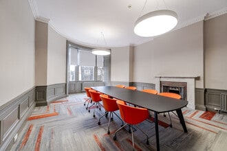 110 George St, Edinburgh to rent Interior Photo- Image 1 of 2