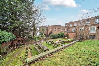 28-29 Queen St, Hitchin to rent Building Photo- Image 2 of 6