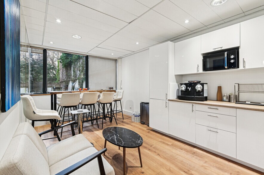 Office in Boulogne-Billancourt to rent - Building Photo - Image 2 of 6