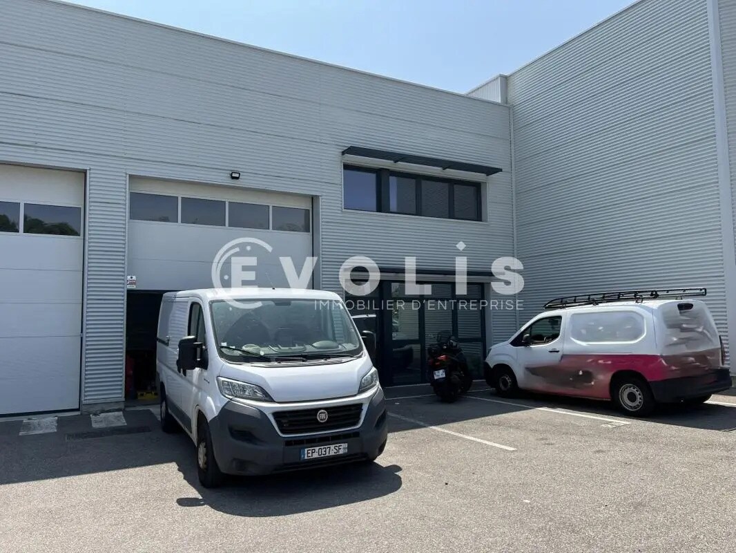 Light Industrial in Genas to rent Building Photo- Image 1 of 12