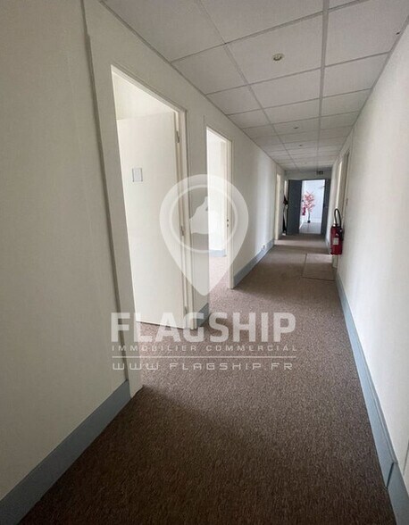 Office in Issy-les-Moulineaux to rent - Interior Photo - Image 3 of 5