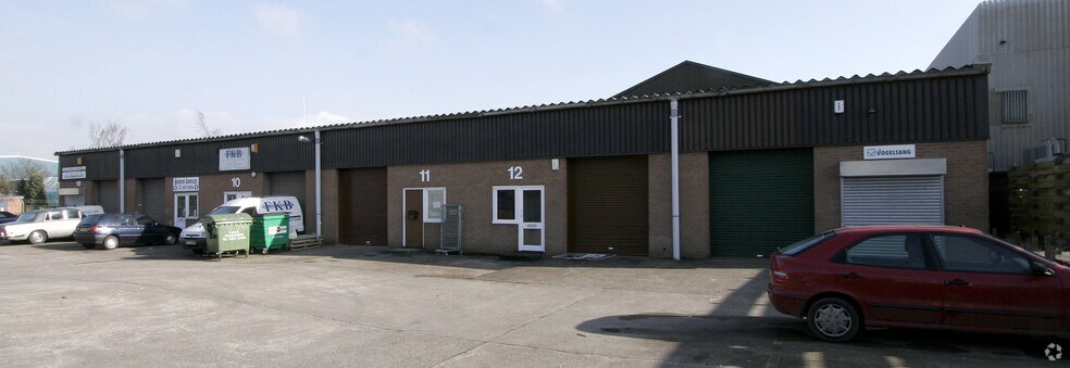 Quakers Coppice, Crewe to rent - Building Photo - Image 1 of 4