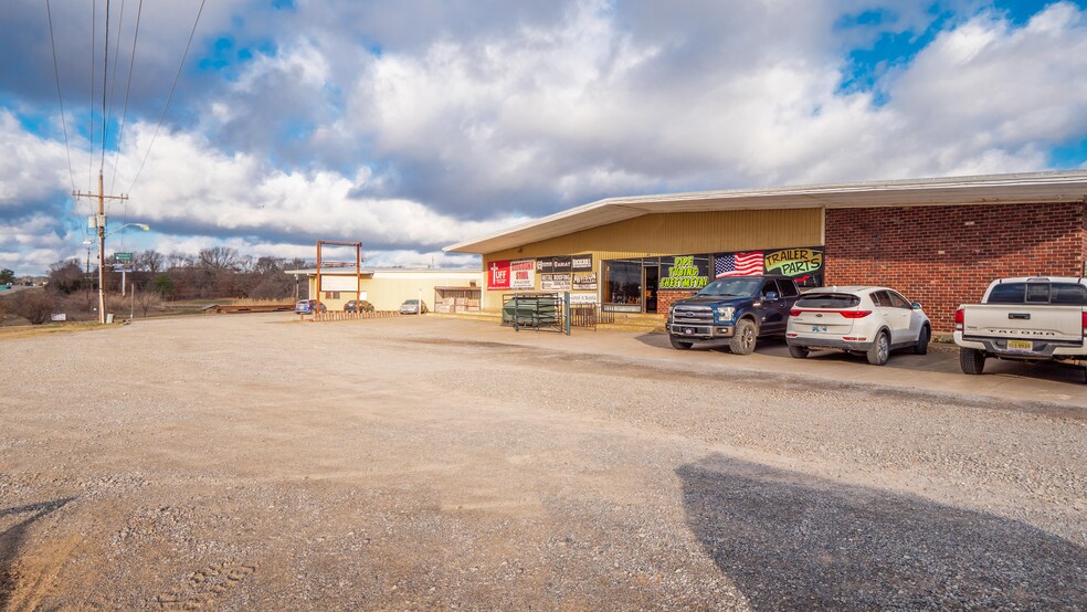 1305 Washington Ave, Krebs, OK for sale - Primary Photo - Image 1 of 21