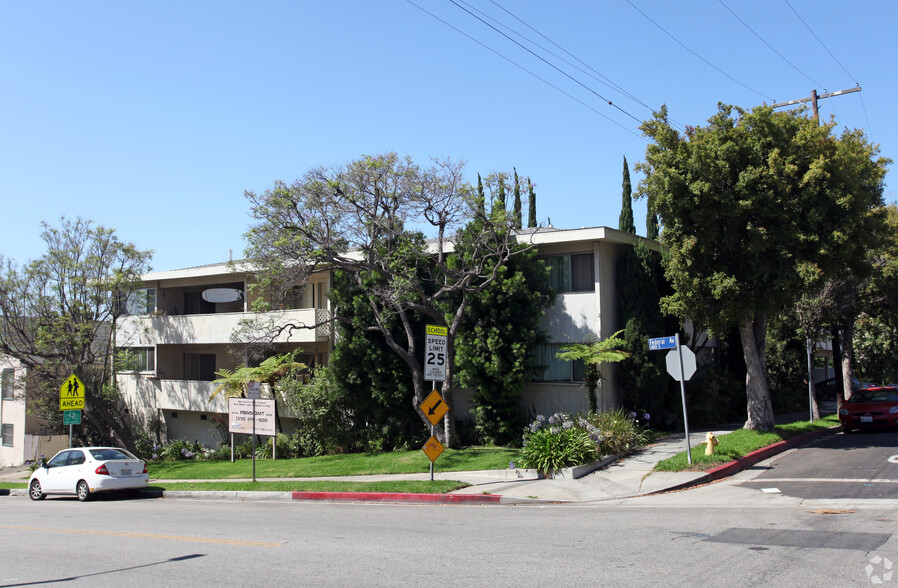 11600 Rochester Ave, Los Angeles, CA for sale - Building Photo - Image 1 of 1