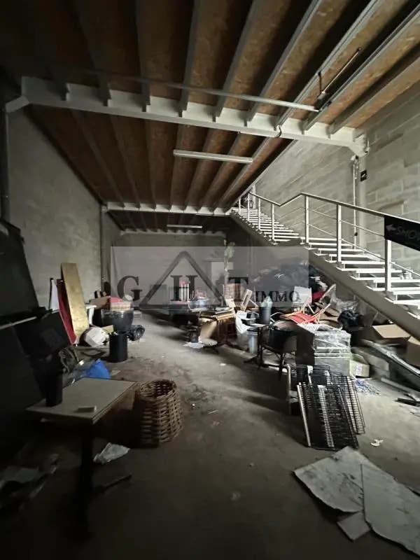 Industrial in Romainville to rent Building Photo- Image 1 of 4