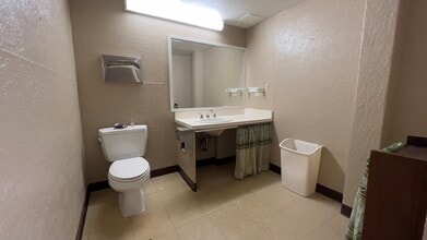 46-174 Kahuhipa St, Kāneohe, HI to rent Building Photo- Image 2 of 8