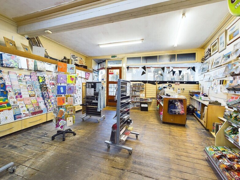 51 Broad St, Fraserburgh for sale - Interior Photo - Image 3 of 3