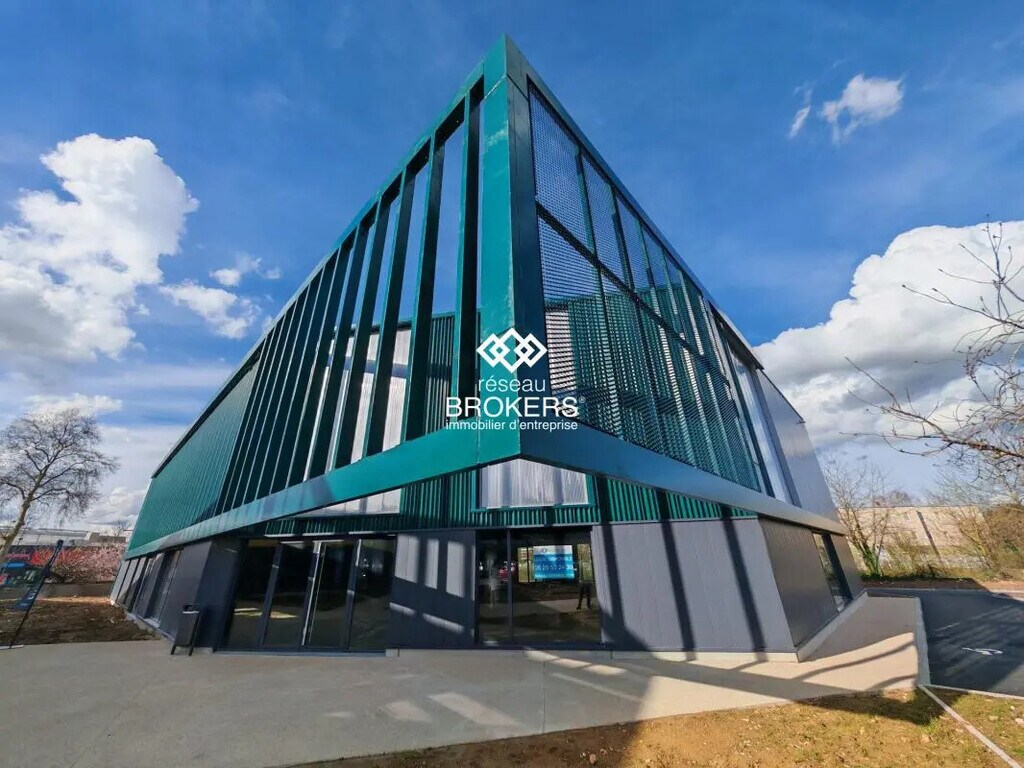 Location Commerce 978 m² - Photo 1