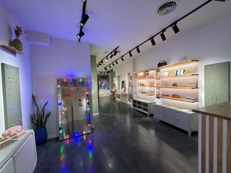 Retail in Barcelona, Barcelona to rent Interior Photo- Image 1 of 8