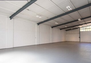 Hortonwood 33, Telford to rent Interior Photo- Image 1 of 2