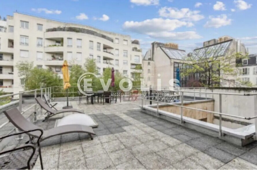 Office in Levallois-Perret to rent - Building Photo - Image 1 of 4