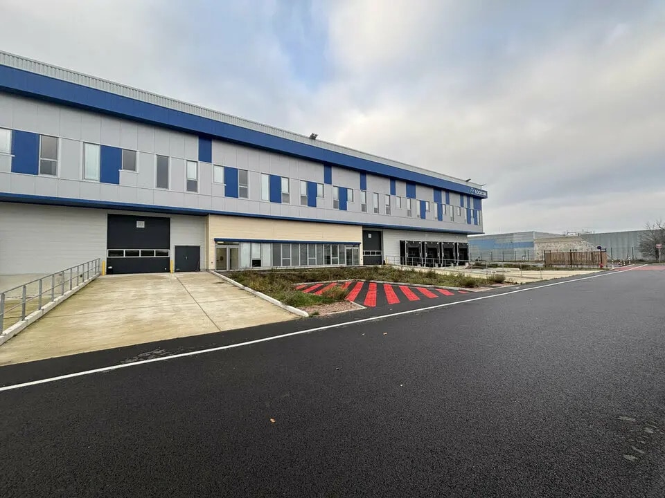 Location Local d'activités 3 445 m² à 6 819 m² - Photo 1
