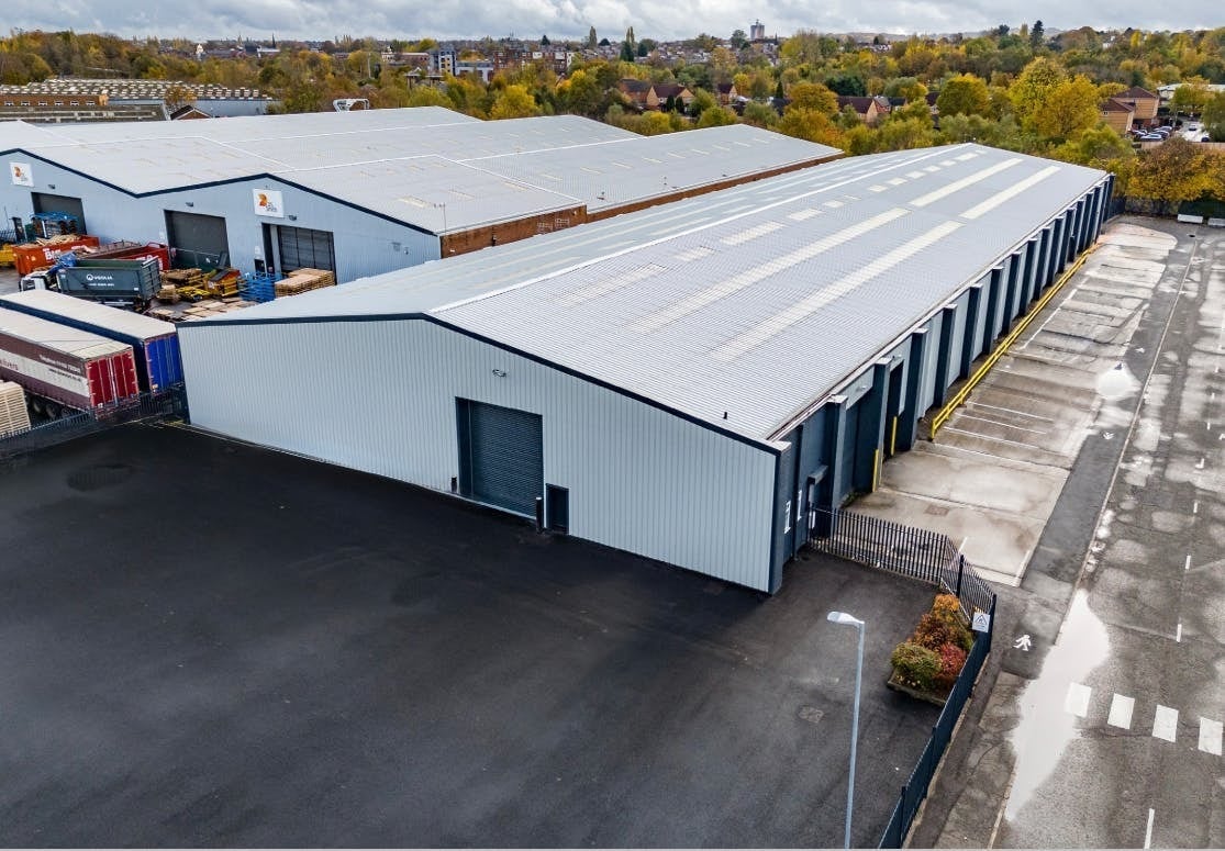 Summit Cres, Smethwick to rent Building Photo- Image 1 of 6