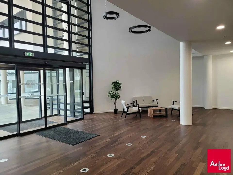 Location Bureaux 405 m² - Photo 1