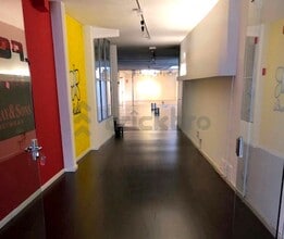 Retail in Barcelona, Barcelona to rent Interior Photo- Image 1 of 19