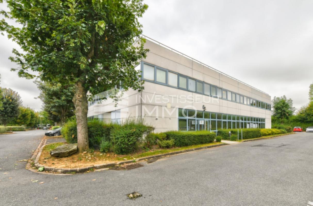 Light Industrial in Roissy En France to rent Building Photo- Image 1 of 5