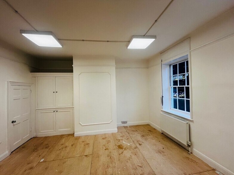 10 Queen St, Ipswich to rent - Interior Photo - Image 2 of 9
