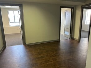 121 S Broadway Ave, Tyler, TX to rent Interior Photo- Image 1 of 4