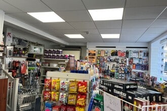 112 High St, Honiton to rent Interior Photo- Image 2 of 4