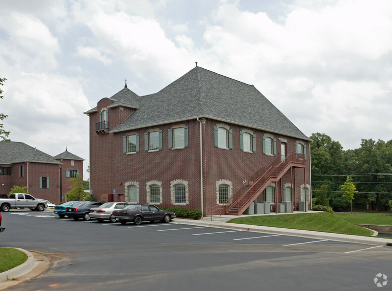 4715 E 91st St, Tulsa, OK for rent - Building Photo - Image 3 of 6