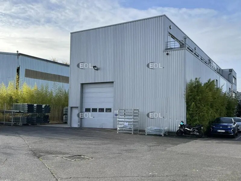 Light Industrial in Nanterre to rent Building Photo- Image 1 of 12