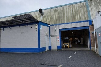 22 Bull Ln, London to rent Building Photo- Image 2 of 9