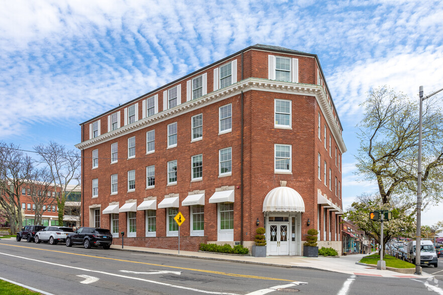 1 E Putnam Ave, Greenwich, CT for rent - Primary Photo - Image 1 of 8