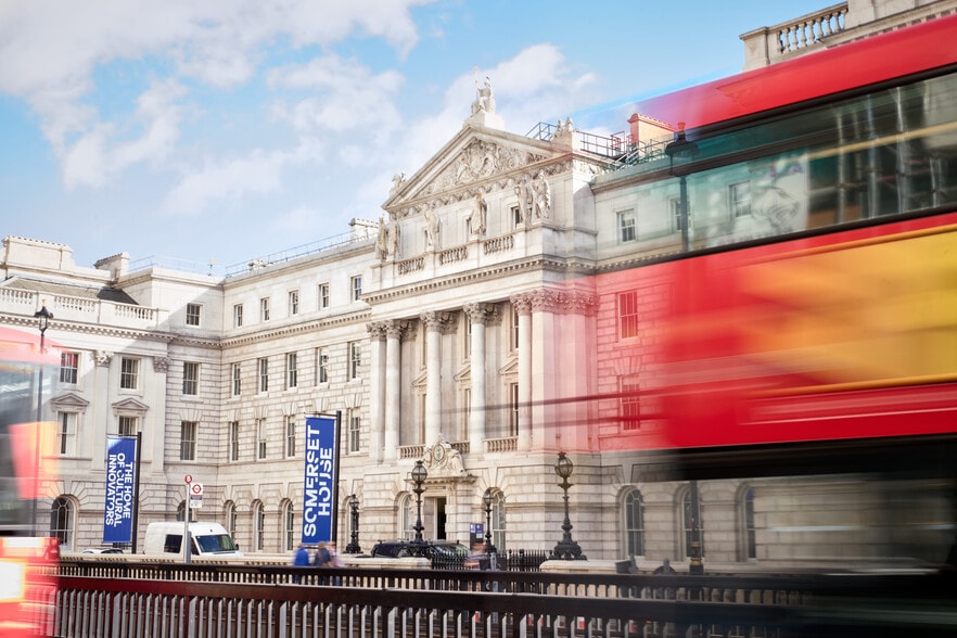 Strand, London to rent - Building Photo - Image 2 of 15