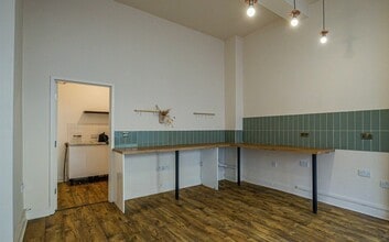 99-100 High St, Barry to rent Interior Photo- Image 1 of 8
