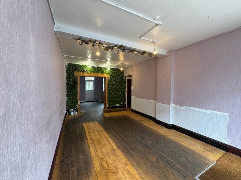 6 Main St, Grange Over Sands to rent - Interior Photo - Image 3 of 5