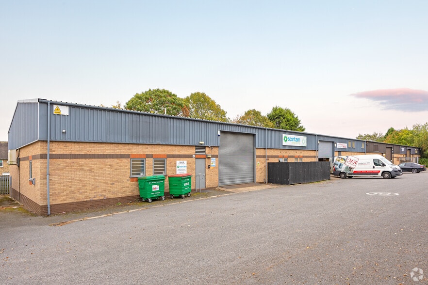 Casterton Rd, Nottingham for sale - Primary Photo - Image 1 of 3