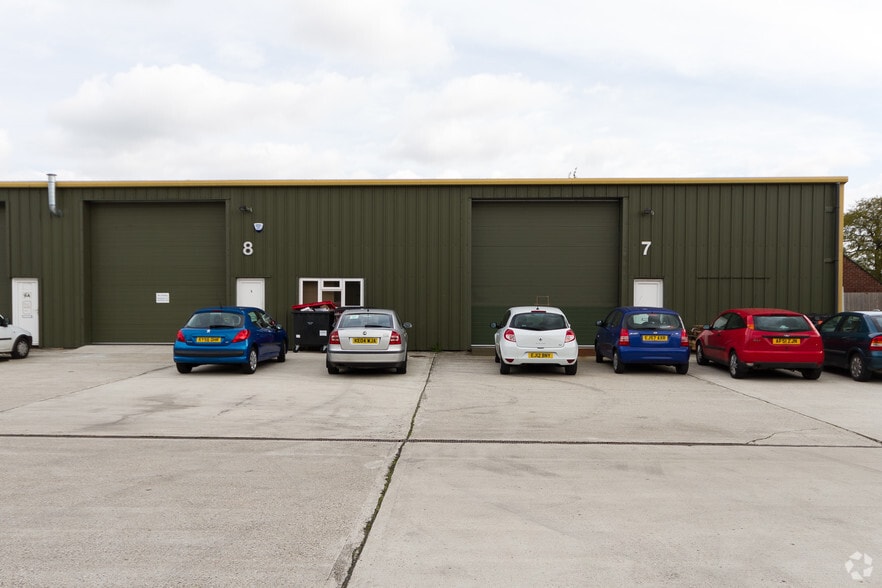 Main Rd, Great Leighs to rent - Building Photo - Image 3 of 4