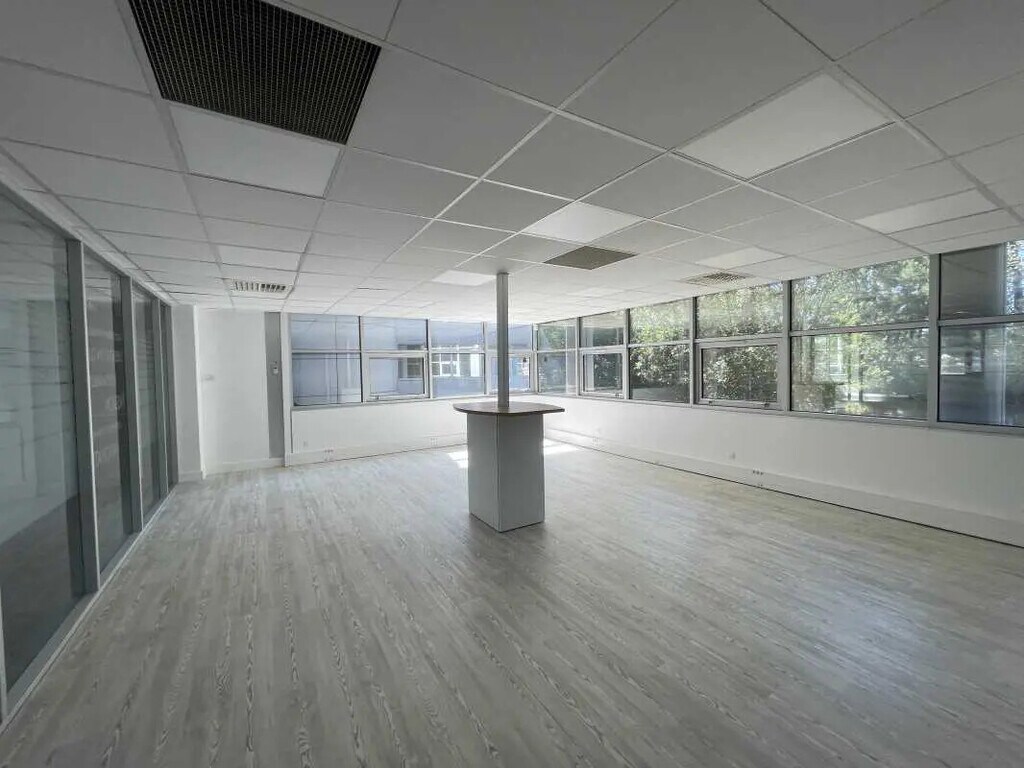 Location Bureaux 316 m² à 694 m² - Photo 1