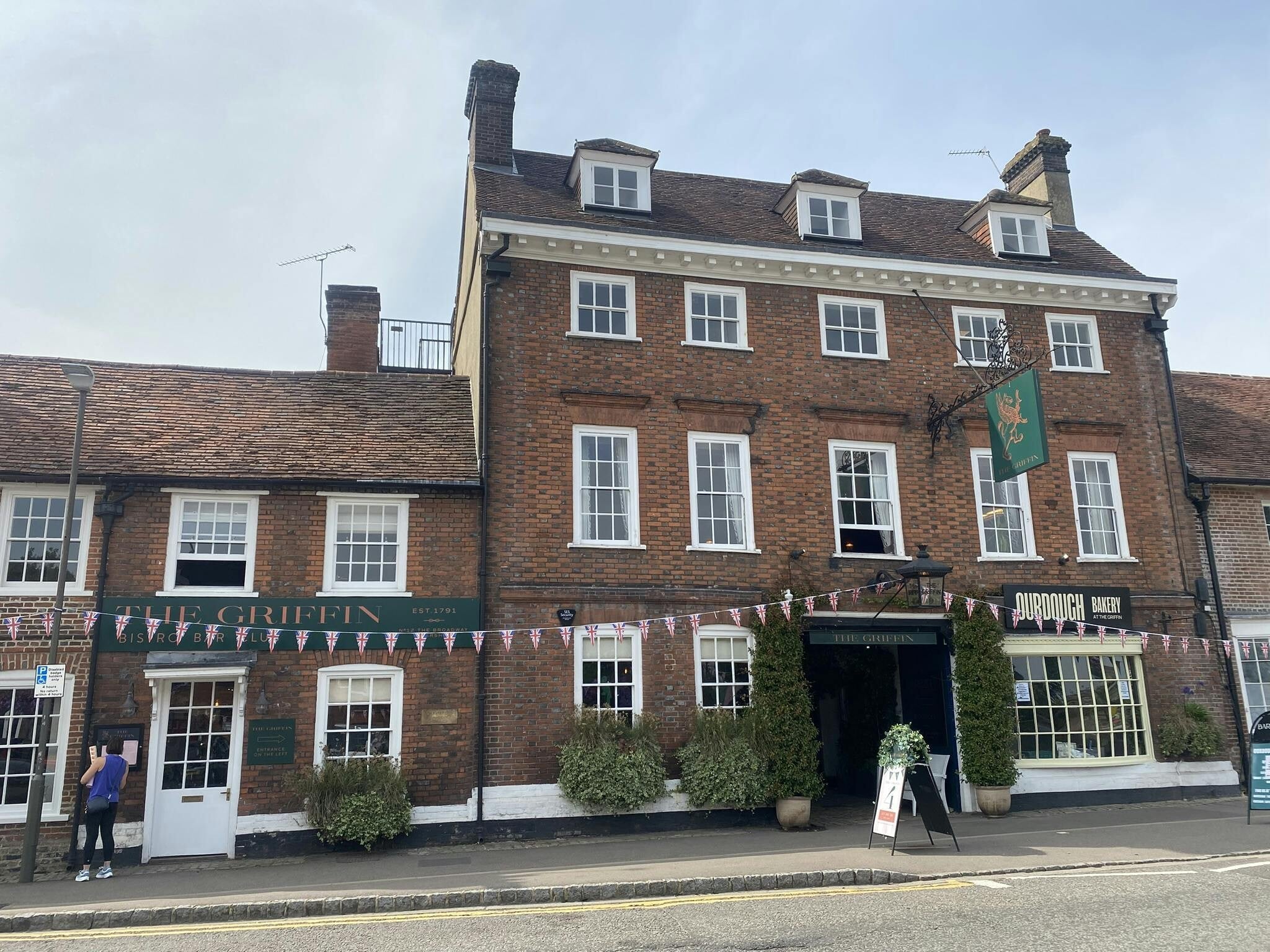 12 The Broadway, Amersham for sale Primary Photo- Image 1 of 15