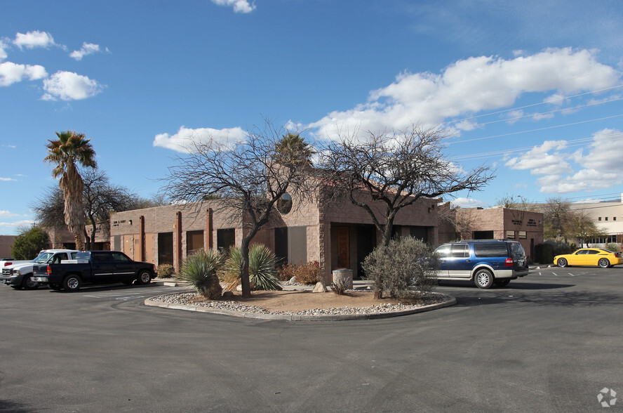 2370 N Wyatt Dr, Tucson, AZ for rent - Building Photo - Image 2 of 2