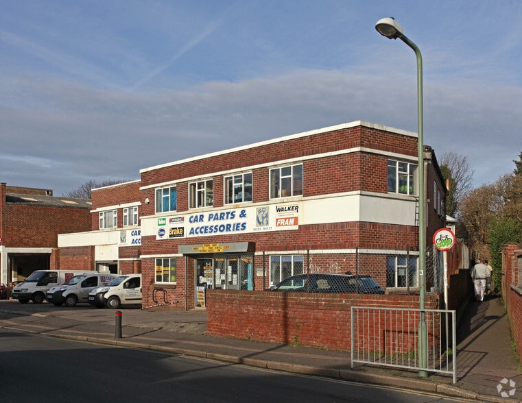 35A Vale Rd, Hove to rent - Primary Photo - Image 1 of 3