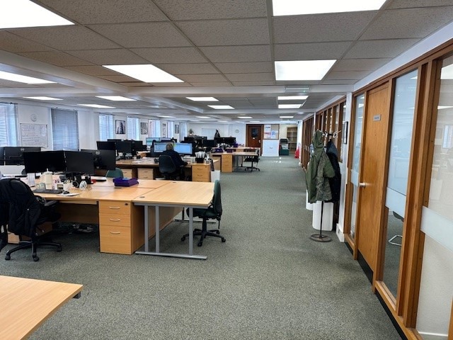 29 Waterloo Rd, Wolverhampton for sale - Interior Photo - Image 3 of 7