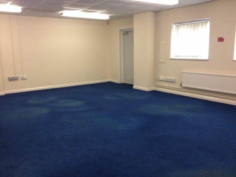 White House Rd, Ipswich to rent - Interior Photo - Image 3 of 9