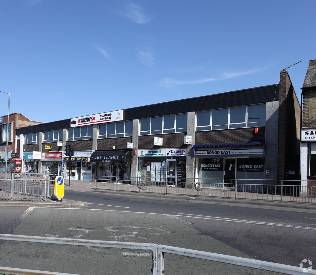 4856 Longbridge Rd, Barking, IG11 8RT UK