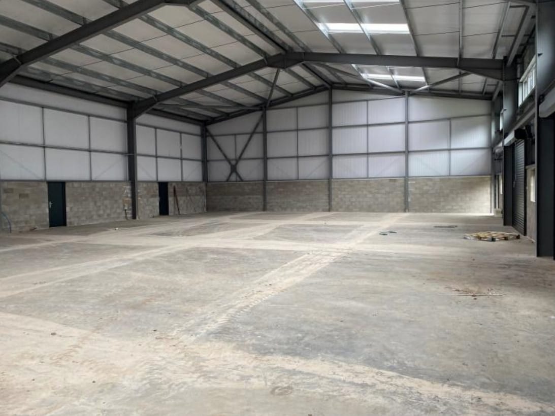 7 Pantglas Industrial Estate, Caerphilly to rent Interior Photo- Image 1 of 3