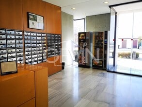 Office in Santa Perpètua de Mogoda, Barcelona to rent Lobby- Image 2 of 8