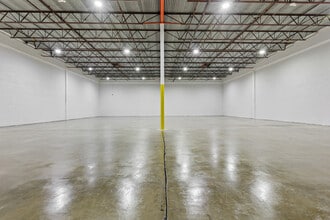 7950-7966 NW 14th St, Miami, FL to rent Interior Photo- Image 2 of 23