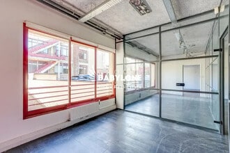 Office in Montrouge for sale Interior Photo- Image 2 of 16